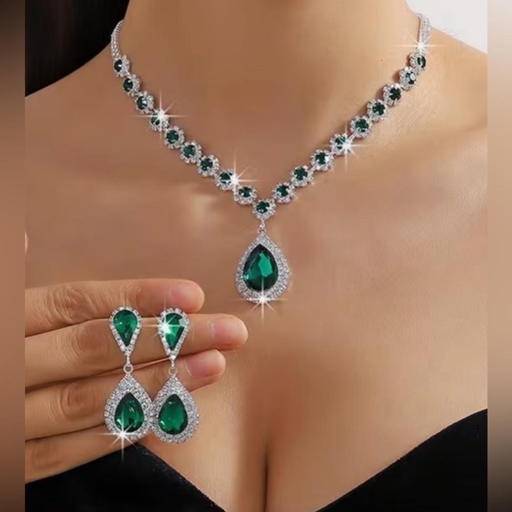 Elegant Green and Silver Necklace and Earring Set